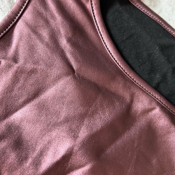 SHEIN adjustable crop top - Picture 2 of 3